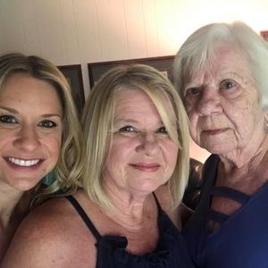 Meet your Posher, Cynthia